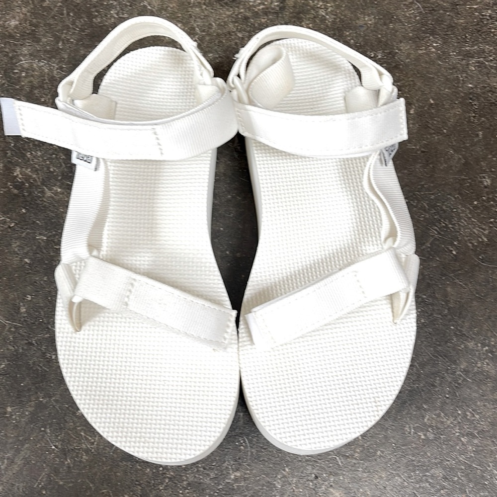 Women’s Platform Teva’s size 7